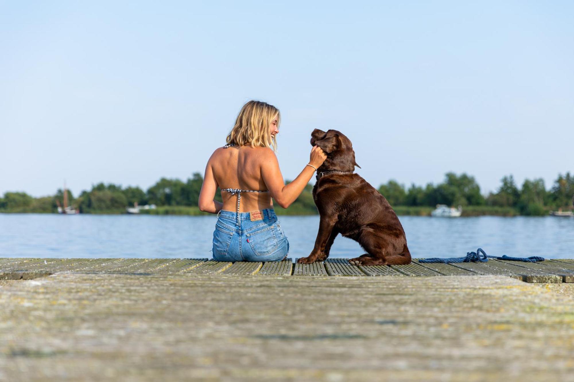 Waterpark Oan 'E Poel Bij Sneekermeer Terherne Exteriör bild