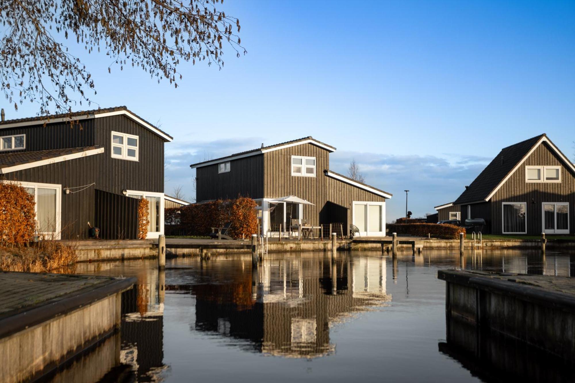 Waterpark Oan 'E Poel Bij Sneekermeer Terherne Exteriör bild